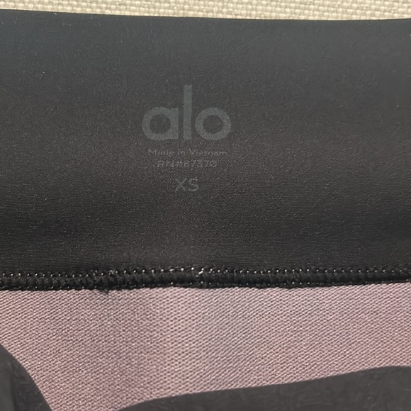 Alo Yoga Waistband Leggings - Picture 6 of 6